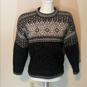 Alpaca Imports Black and White Patterned Crewneck Sweater